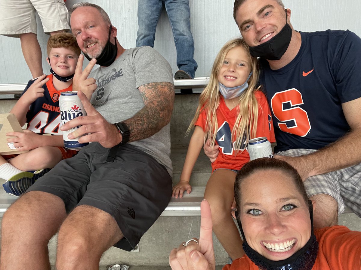 ksmathandcsc's tweet photo. Yeah Cuse!!!  #cusegameday https://t.co/LpLH0uH0qp