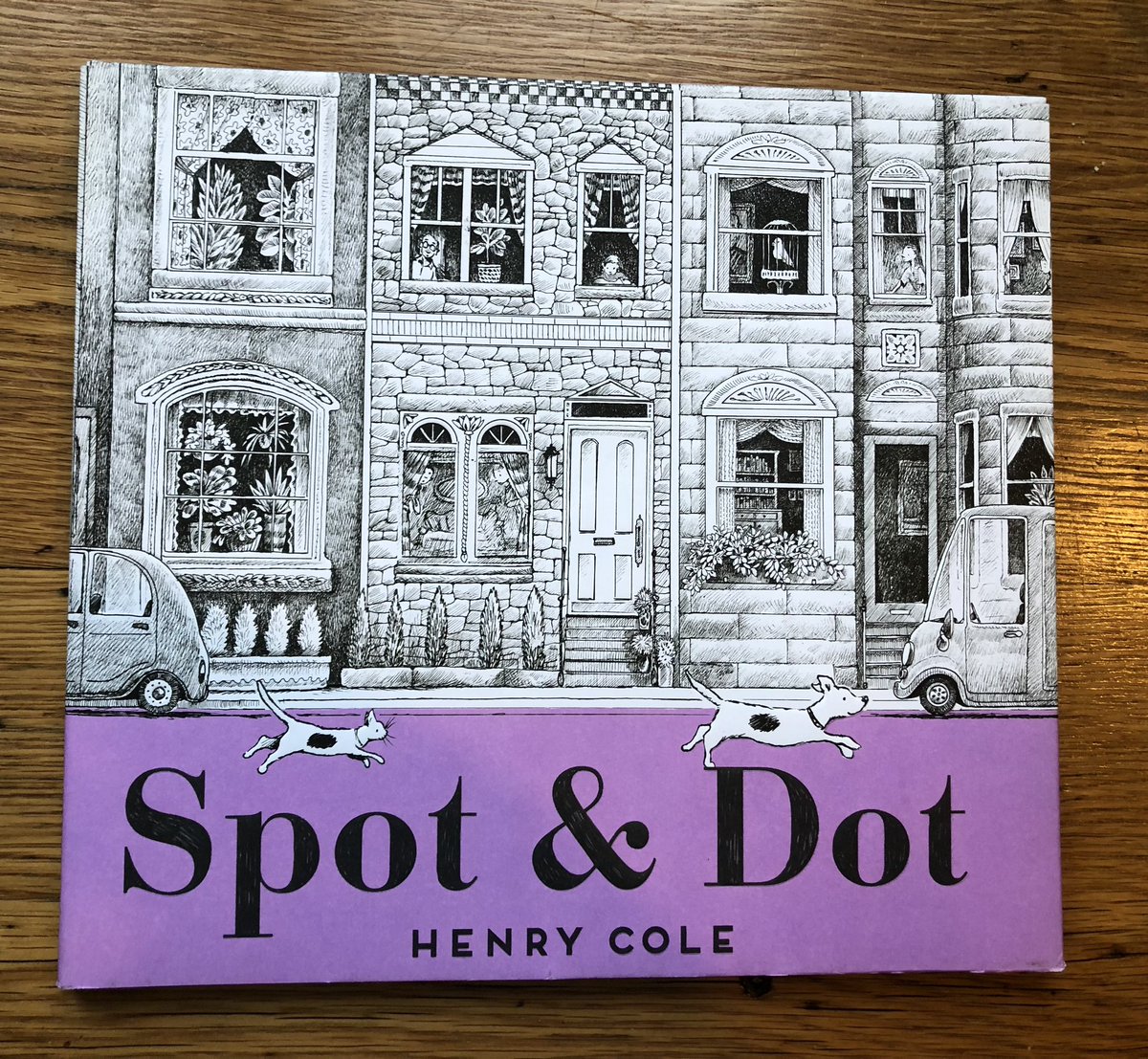 TannyMcG's tweet photo. #WordlessBookWeekend #PictureBookBreak https://t.co/vzebTnIym5