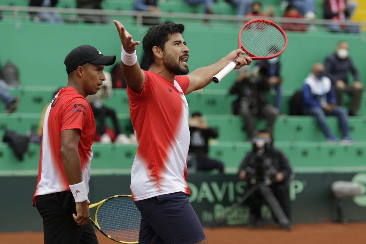 Tenisalmaximo's tweet photo. 🎾 #CopaDavis El #TeamSporade conformado por Brian Panta y Sergio Galdos (PER) empieza a marcar distancia ante los bosnios Mirza Basic y Tomislav Brkic (BIH). #ModoDavis #DavisCup #ArribaPerú #PERBIH https://t.co/XdyYKlCKdm