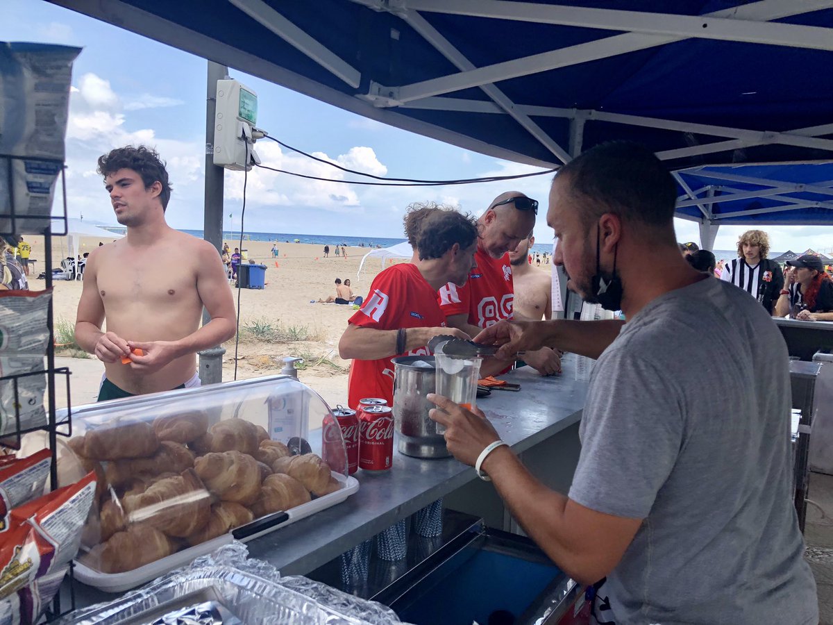 BeachFlag's tweet photo. Encantados Cal Bandarra  de que nos hayáis acompañado en este día tan especial del IV #BEACHFLAGTORREDEMBARRA🦎🏈💪🏼☀️ https://t.co/CEK4EQXqKA