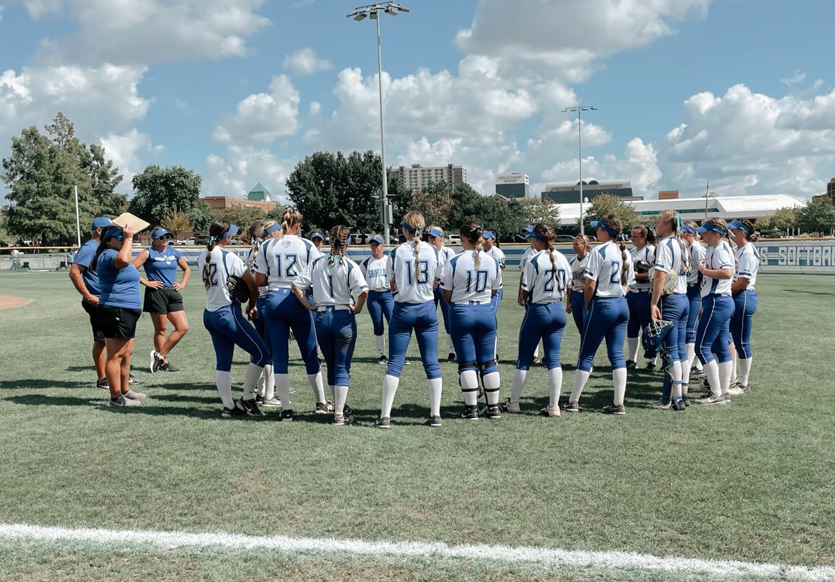 SLU softball with the 3 hit SHUTOUT for their first game of the fall against Webster! 4-0 win for SLU! #billikens