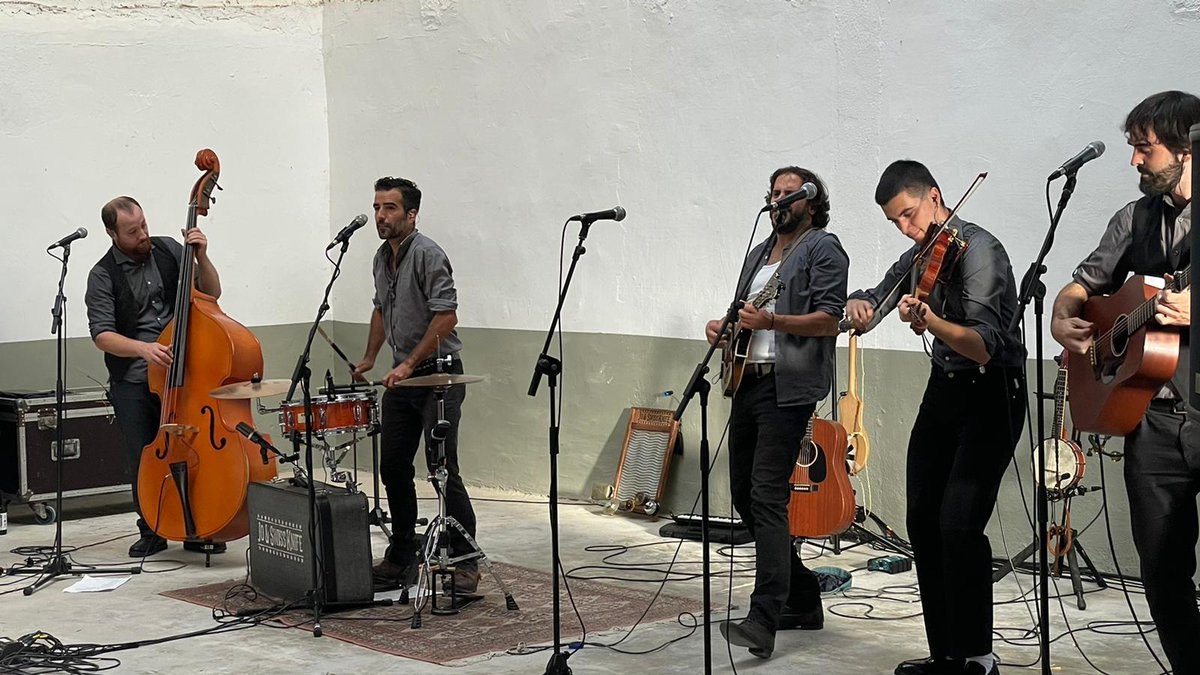 Lujazo de tarde con Jo&amp;SwisseKnife <a href="/jo_swissknife/">Jo & SwissKnife</a> 
#cultura #navarra