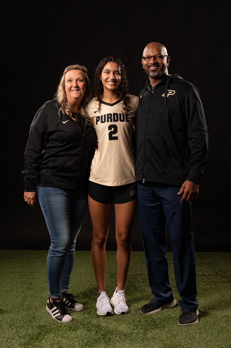 I’m so excited to announce that I have verbally committed to Purdue University!!! Huge thanks to my family, coaches and friends that have helped and supported me during this journey! BOILER UP 🚂🚂🚂