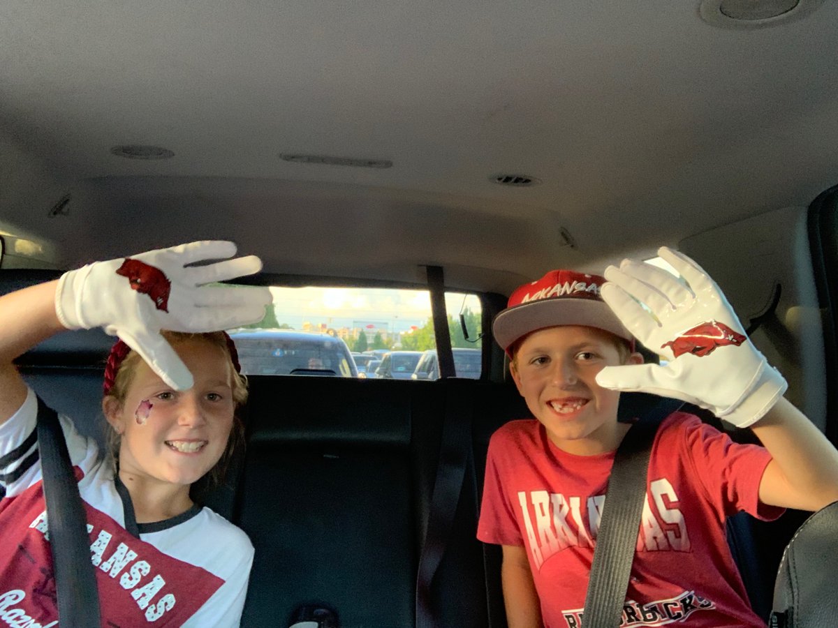 BigHeadMaune's tweet photo. .@bumperpool10 Thank you for giving my kiddos your gloves from today’s game. It made their 1st game a blast. https://t.co/N2e9E1OLdx