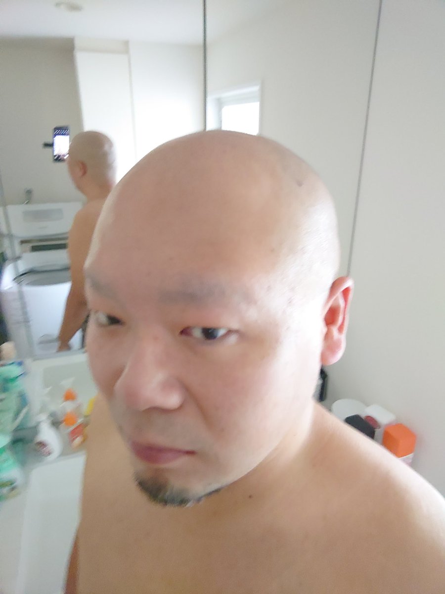 クリクリ坊主の完成! トリマー裏刈り0.1mm ついでに眉も落としました