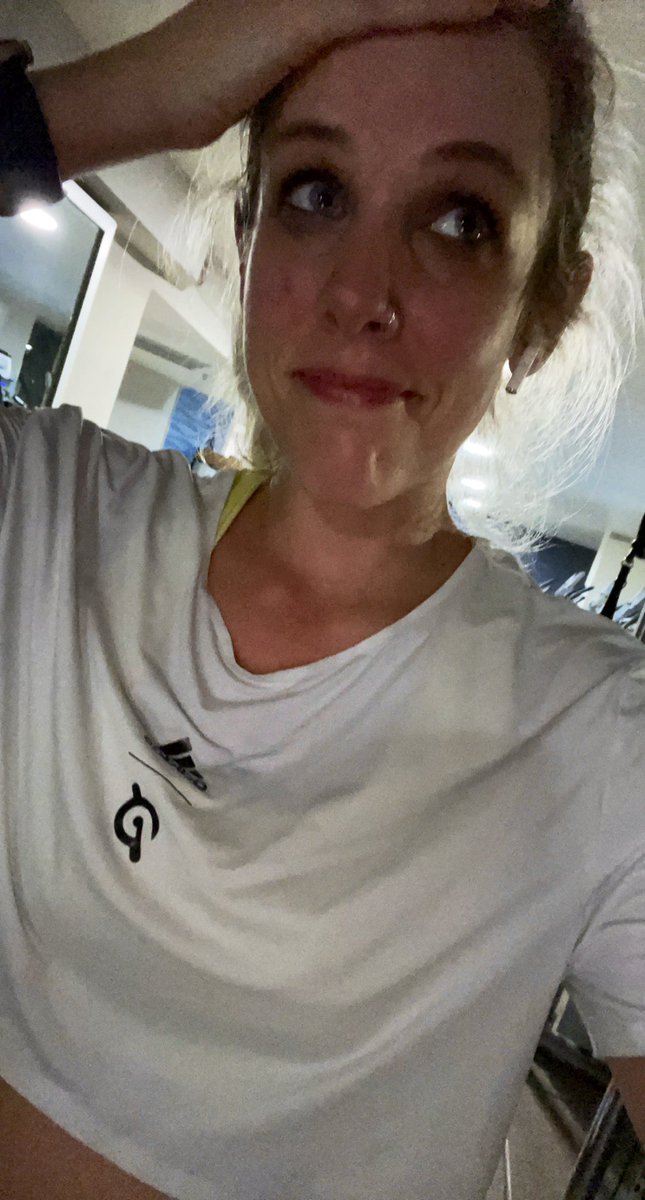 h0t_garbage's tweet photo. i had such a good, solid run tonight. no aches, or cramps at all. felt confident in my speed and able to push myself and not really be overwhelmed. really wish all of my runs felt this good. 😭 #thesweatisreal https://t.co/0fUxngCuqx