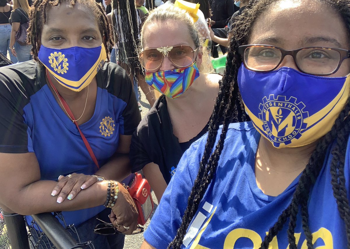 angiewinder4's tweet photo. Had a blast seeing everyone at the Dunbar vs Mervo game! It was soooo HOT 🔥 — anyhoo, my babies played hard but unfortunately came up short! The score was 48-46 in overtime. On to the next… let’s go Mustangs!! 💙💛 #StillRepping

Sending 🙏🏽 for Mervo player (#7) who was injured https://t.co/BwuthdlUON