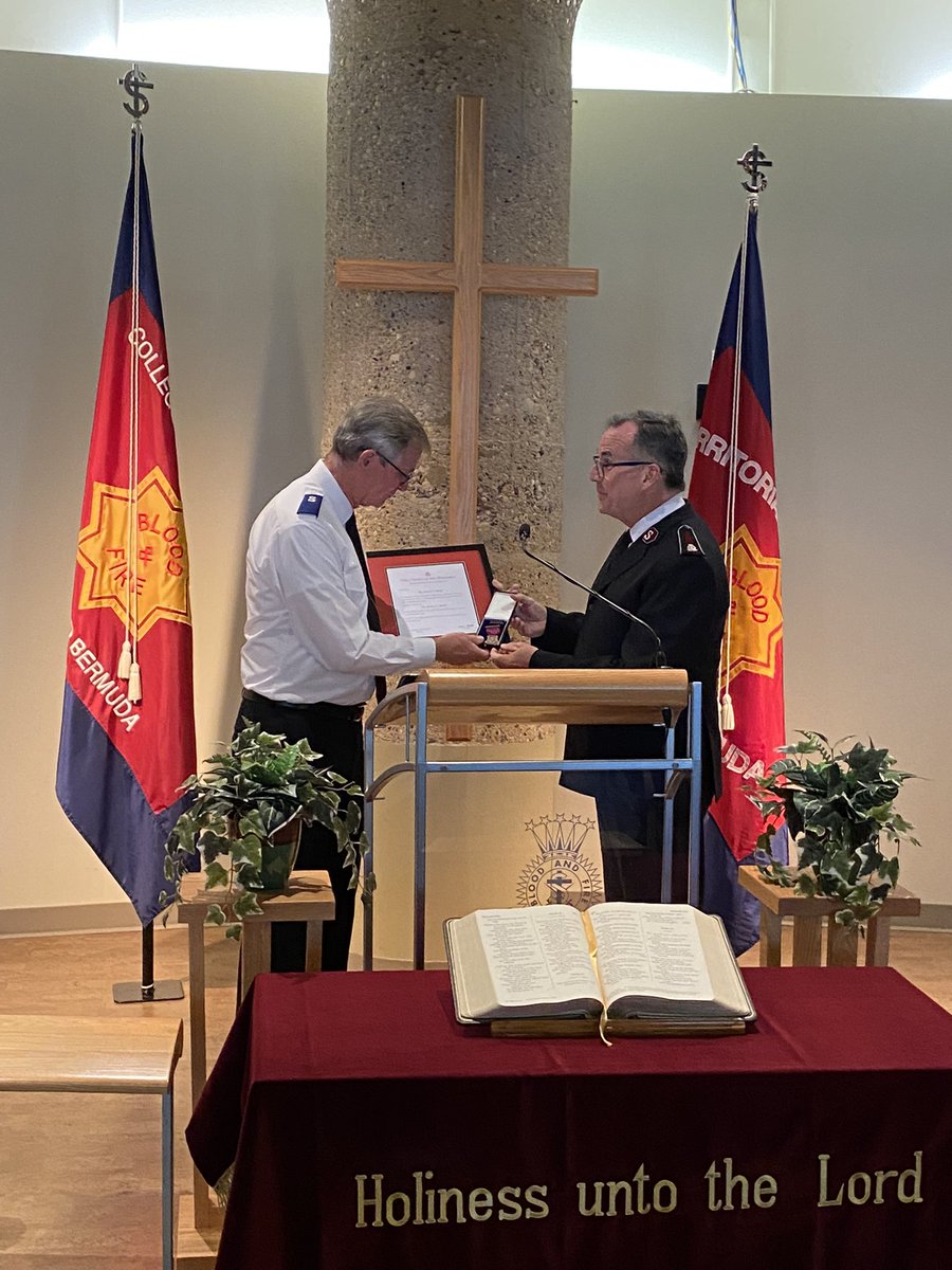 jpzmurray's tweet photo. Congratulations to Dr. James Read on the occasion of his appointment to the Order of The Founder, The Salvation Army’s highest international award. @Salvationist @SalvArmyIHQ @GeneralBPeddle #winnipeg https://t.co/bNeL7giUTU