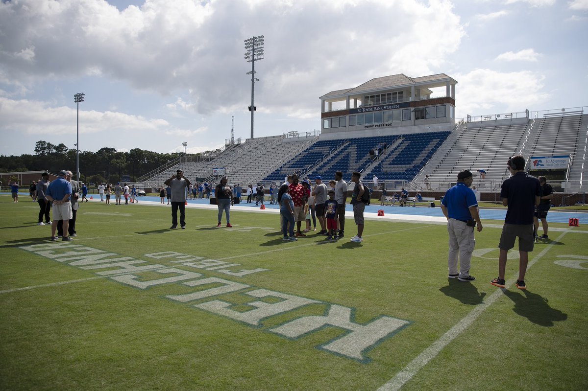 CNUcaptains's tweet photo. The field at TowneBank Stadium has a new name! 

Kelchner Field honors the legacy and impact of Christopher Newport’s first head football coach, Matt Kelchner, who led the Captains to a 109-60 record during his 16 seasons in charge. 

Congratulations Coach Kelchner! https://t.co/bbjEbDweb6