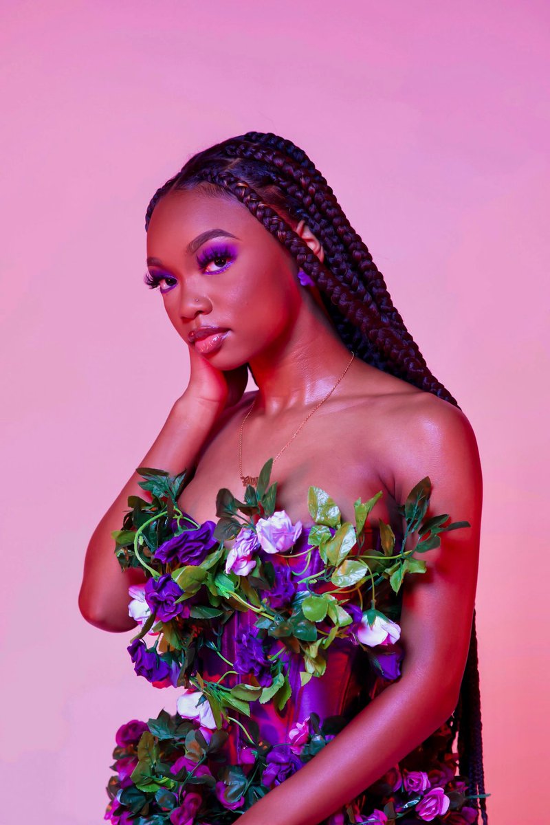 najaee___'s tweet photo. happy 19th birthday to me 🎈 https://t.co/sWIh7FLWSo