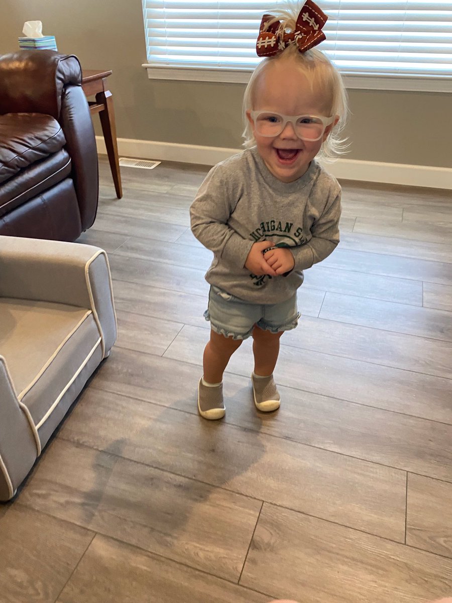 VenhausPHS's tweet photo. Watched the big win with a new big fan. #GoGreen https://t.co/XMCaLh1GJr