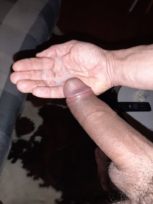 Cual el la mia ? 😝🍆 which is mine ? 😝🍆 https://t.co/Ze3wYOg2gX