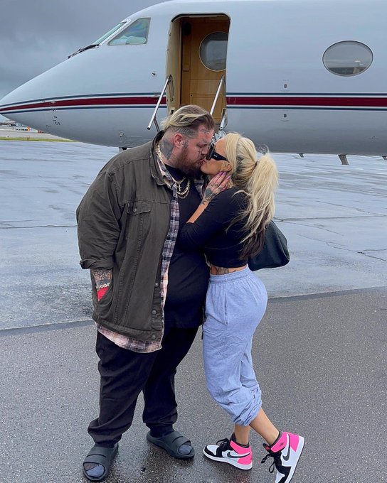 So proud. Words can&rsquo;t even explain 🤍 https://t.co/AjMUQGaHUJ