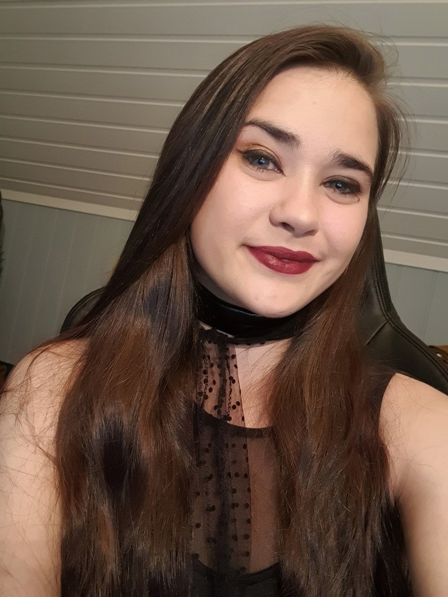 ronjuss's tweet photo. Come hang out with me! Have a beer ❤ https://t.co/2avTnYLrG9 https://t.co/Cun9ULHFAj
