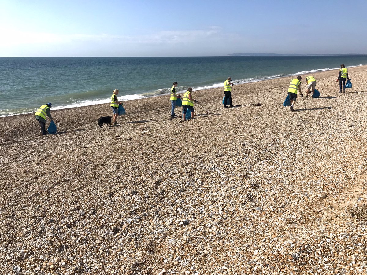 StrandlinersCIC's tweet image. #Worldcleanupday #Strandliners continued with their surveys on #plasticpollution at #Dungeness. Great day, over 300 items recorded per 100m. The @mcsuk #GreatBritishBeachClean #dataisevidence #stopatsource