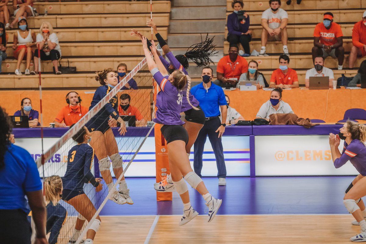 🏆Did you say 7-0 at home???🏆

Once again, Jervey Gym has been so good to us‼️Not 1, but 2 tournament wins at home😏

Check out the Big Orange Bash recap⤵️

🔗clemsontigers.com/tigers-go-3-0-…