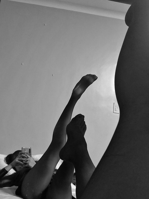 Noticed my pantyhose has a run and  i think i make it look sexy.  Well, i make everything look sexy 😉<a href="/tag/legs"class="tags"><span>#legs</span></a><a href="/tag/footfetish"class="tags"><span>#footfetish</span></a><a href="/tag/findom"class="tags"><span>#findom</span></a><a href="/tag/pantyhose"class="tags"><span>#pantyhose</span></a>