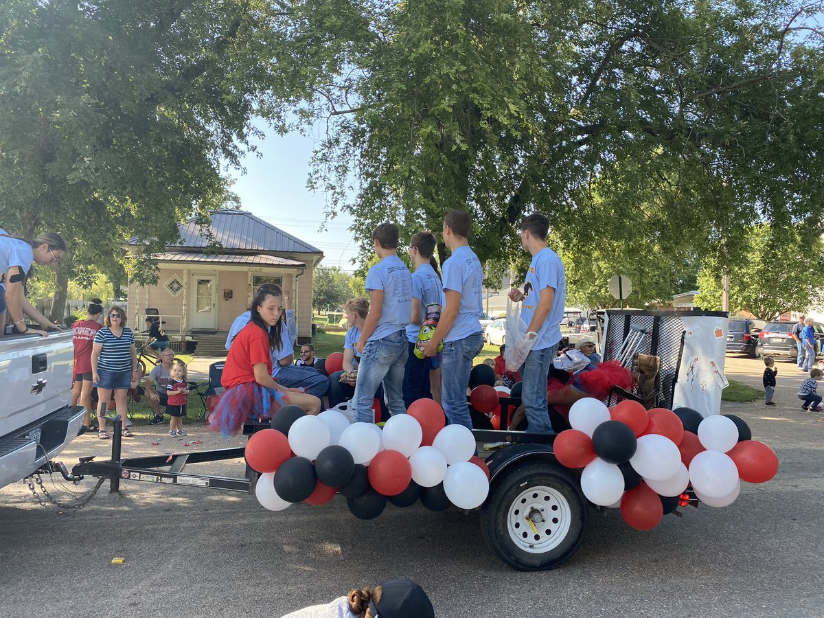 mcjmustangs's tweet photo. 🤩MUSTANG ROUNDUP 🚨🤩
Needless to say, #MustangRoundUp was a success‼️ Here are just a few of the parade entry’s.
Thank you McCool Community Club for organizing such an amazing weekend‼️‼️
“It’s a Great Day to be a Mustang!”
🖤🐴💛
#MustangPride #MustangStrong https://t.co/Vvm1f47zXd