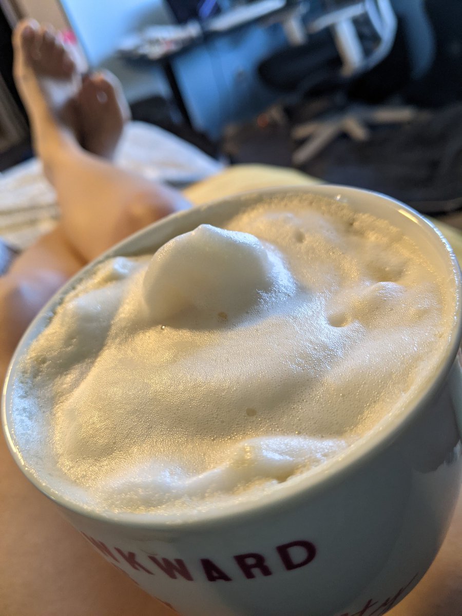 jennieritz's tweet photo. Today sucks (body hating me and all that)...but working helps, so I'm editing from bed.
Plus, I have an amazing latte with killer foam.
#amwriting #amediting #WritingCommunity #spooniewriter https://t.co/0SnHQ5qZCy