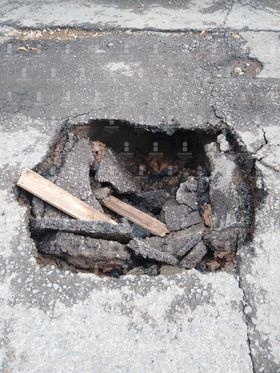 JCarlos_Valerio's tweet photo. Vecinos de la colonia Vicente Guerrero reportan mega bache sobre la calle Matamoros. #Puebla https://t.co/YObOcG4M2m