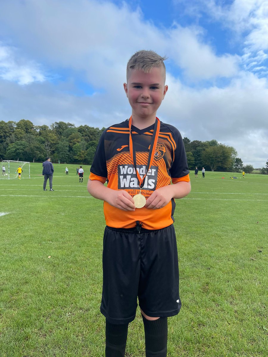 Great morning ERSDA matches, both really competitive with Barrhead and Giffnock, plenty goals, Max(2),Thomas (1) and Harrison(1) for the Blacks and Caddis(3) and Owen(3) for Oranges.  Great Effort well done all👏🏻Wonder wall sponsored Star players, Harrison and Riley D 🐺⚽️