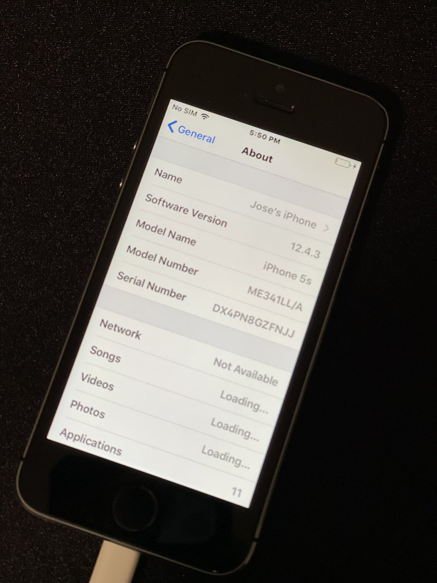 KrosmosTv's tweet image. 🙋🏻‍♂️ Mi #iPhone5S aun en #iOS12.4.3 😅😅😅😅 @guillemejia17 @jeff_umanzor @SoyKarlaDiaz