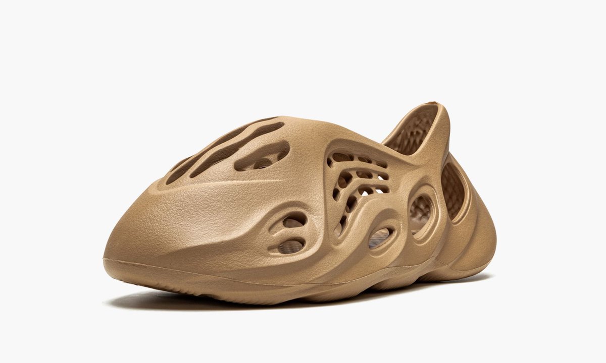 Talal_brands's tweet photo. 🚨 Foam Runners 🚨

إصدار جميل جديد من ييزي فوم رنر
Yeezy Foam Runner - Ochre 
ييزي فوم رنر - اوكر 

مريح جداً، بدأ ينتشر انتشار رهيب .. مناسب هالأوقات للبحر 😍
متوفر عدة مقاسات حياكم

#ييزي #الرياض https://t.co/2NIN8ymiCa