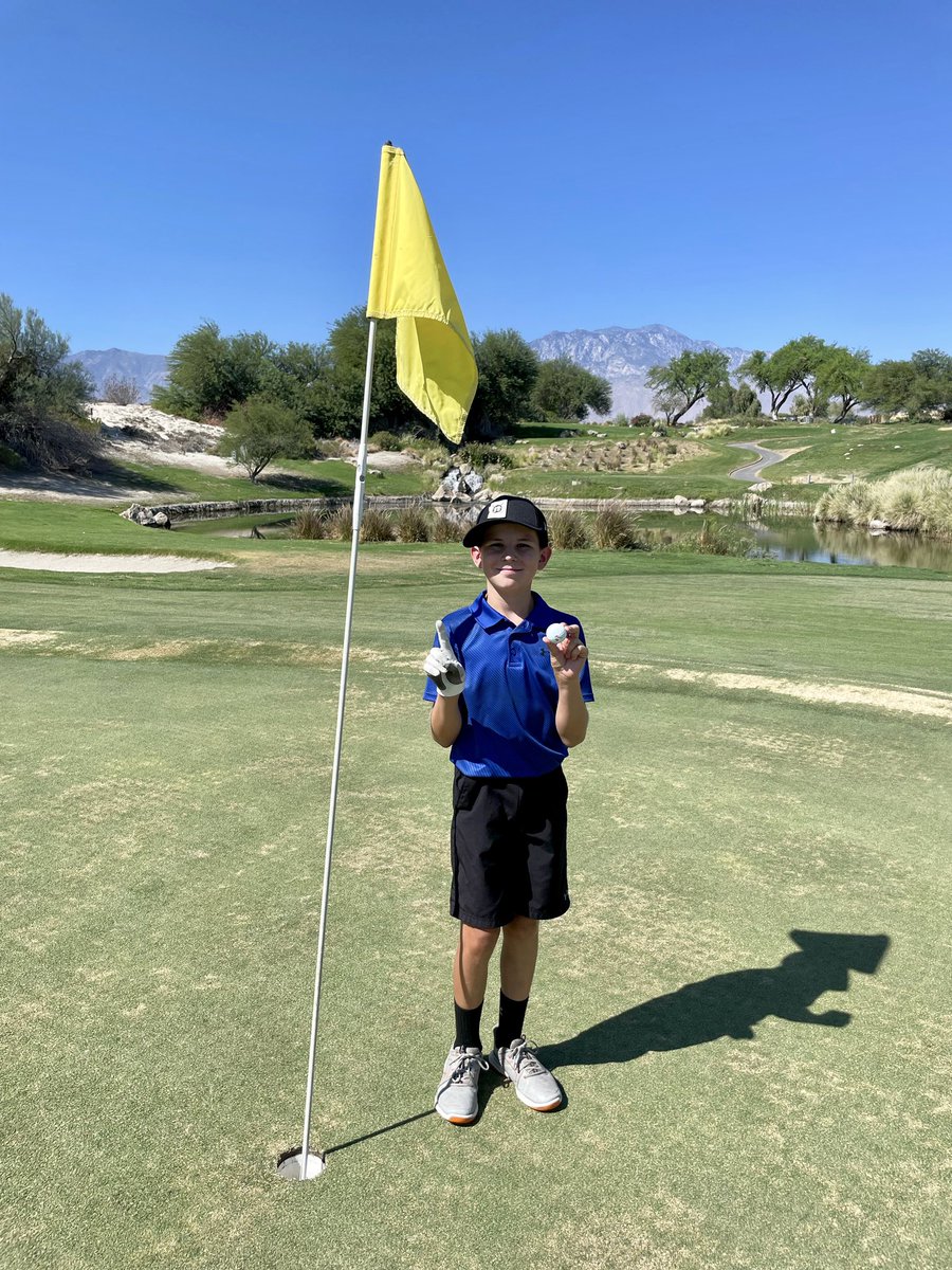uskidsgolf's tweet photo. Odds of two aces in one round? 1 in 67 million 🤯 

Jake Martinez of Arizona did that at the 2021 U.S. Kids Golf Palm Springs Open for the first two aces of his life! Congrats, Jake! #uskidsgolf https://t.co/amQmYSaW9w