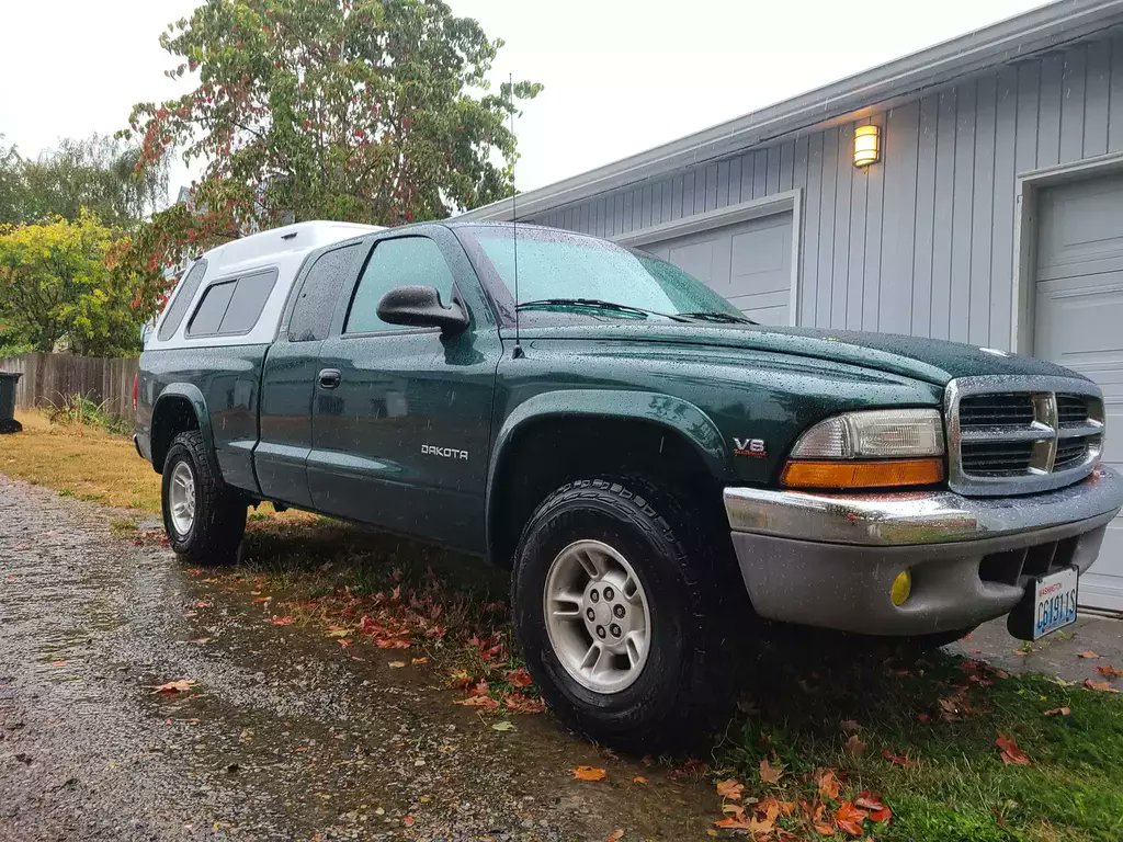 throttlegrotto's tweet photo. Got the #dakota cleaned up just in time for the rain to start again. Heading out to the #radwoodpnw and #avants pre-party in a bit. Gonna be a fun night!!
@avantsofficial @avants_offroad @radwoodofficial #radwoodtrucks https://t.co/mDRKx7MnJa https://t.co/wb2ON6cKfN