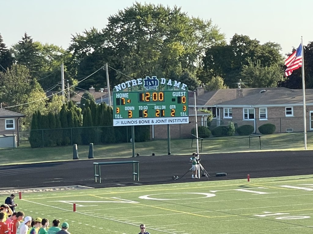 Niles_Chamber's tweet image. 2nd quarter starts now. 
#ihsa #HighSchoolFootball #WeAreND
