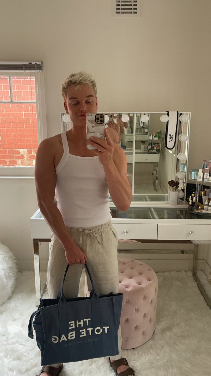 JackVidgen's tweet photo. Happy sunday https://t.co/zStlz5yP0H