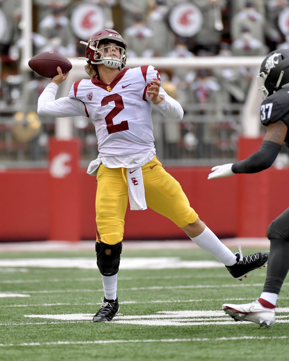 True freshman <a href="/JaxsonDart/">Jaxson Dart</a> has broken the @USC_FB record for passing yards in a debut! #FightOn