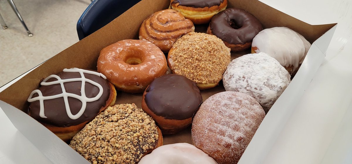 KaeonaKitten's tweet photo. To Donut or Not to Donut ๐ฉ #Manderfields https://t.co/1aednVDdZQ