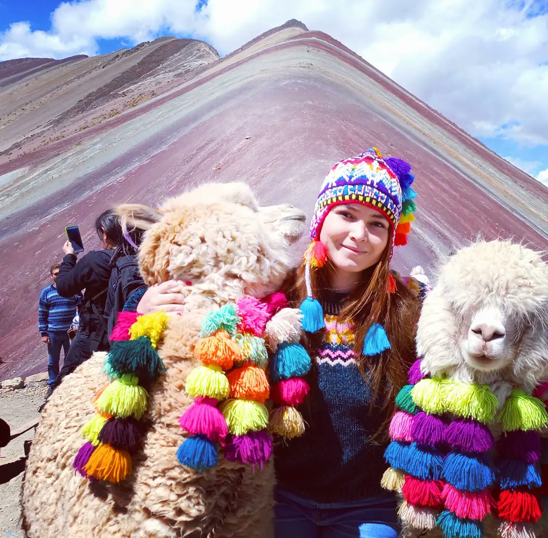 YuletsyVet's tweet photo. #montañadecolores #Sabado #cuscoperú https://t.co/emk1grr125