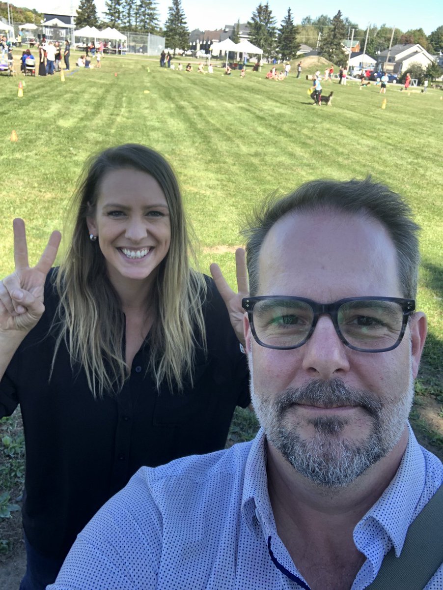 En campagne avec ⁦@RE_Brosseau⁩ pour redonner une voix forte aux gens de #BerthierMaskinongé au #parlement! #Elxn44 #polcan #NPD #Québec ⁦@NPD_QG⁩