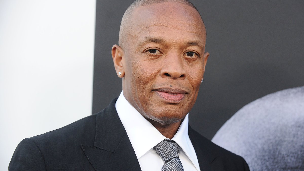 zthugsta's tweet photo. "Se você trabalha com rap e vê isso como uma arte, o dinheiro virá. Mas se você tentar conseguir só dinheiro, sempre será superficial" - Dr. Dre https://t.co/kbuwUpzXJ1