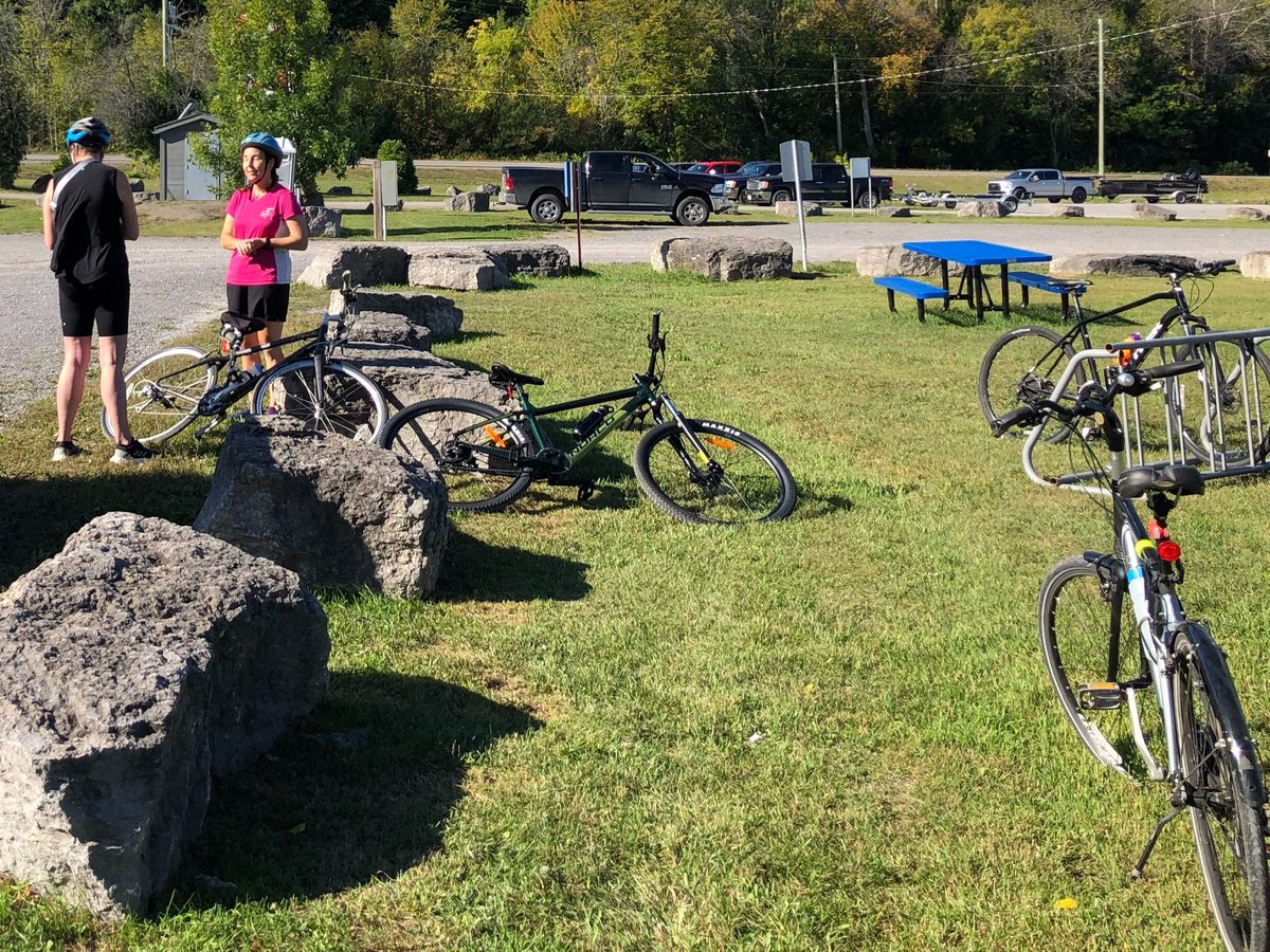 MBTRec's tweet image. A beauty day had by all during our annual Tour de Poutine with 20 #cyclists participating. A modest 24k loop through the Township started at Red Pine Bay &amp;amp; ended at Betty’s Chips in Braeside where survivors slammed snacks of all-world Poutine!