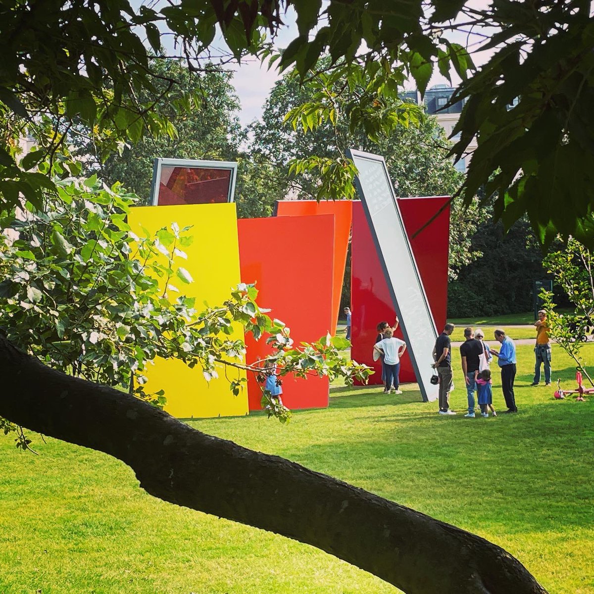 Pramstead_'s tweet image. Great time around #FriezeSculpture today in #RegentsPark -on until 31st Oct and free &amp;amp; open to all! #art #sculptures #outdoors #childfriendly #wheelchairfriendly