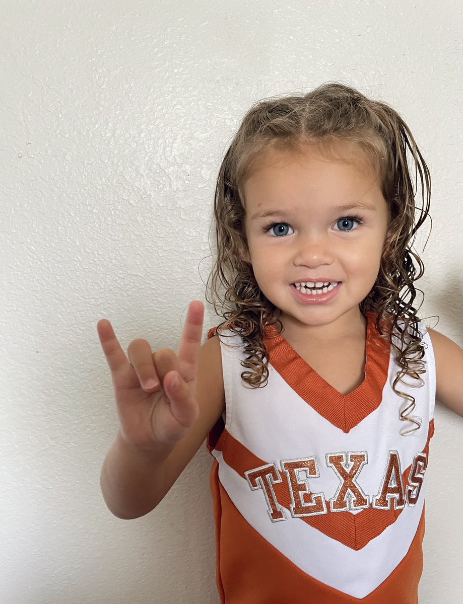 MillicanTarra's tweet photo. Game day! 🤘🏽 https://t.co/9RJQ6BKkvn