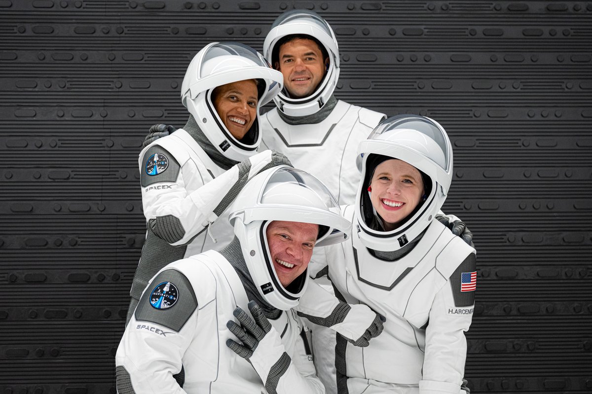 BoeingSpace's tweet photo. Welcome home, @Inspiration4x. May your journey to space aboard the @SpaceX Crew Dragon continue to inspire and benefit @StJude's incredible work in research for treatments and cures for childhood cancer.  
📷: @johnkrausphotos

Donate to St. Jude here: https://t.co/F15Nx3LOaF https://t.co/lj8SgTA2vu