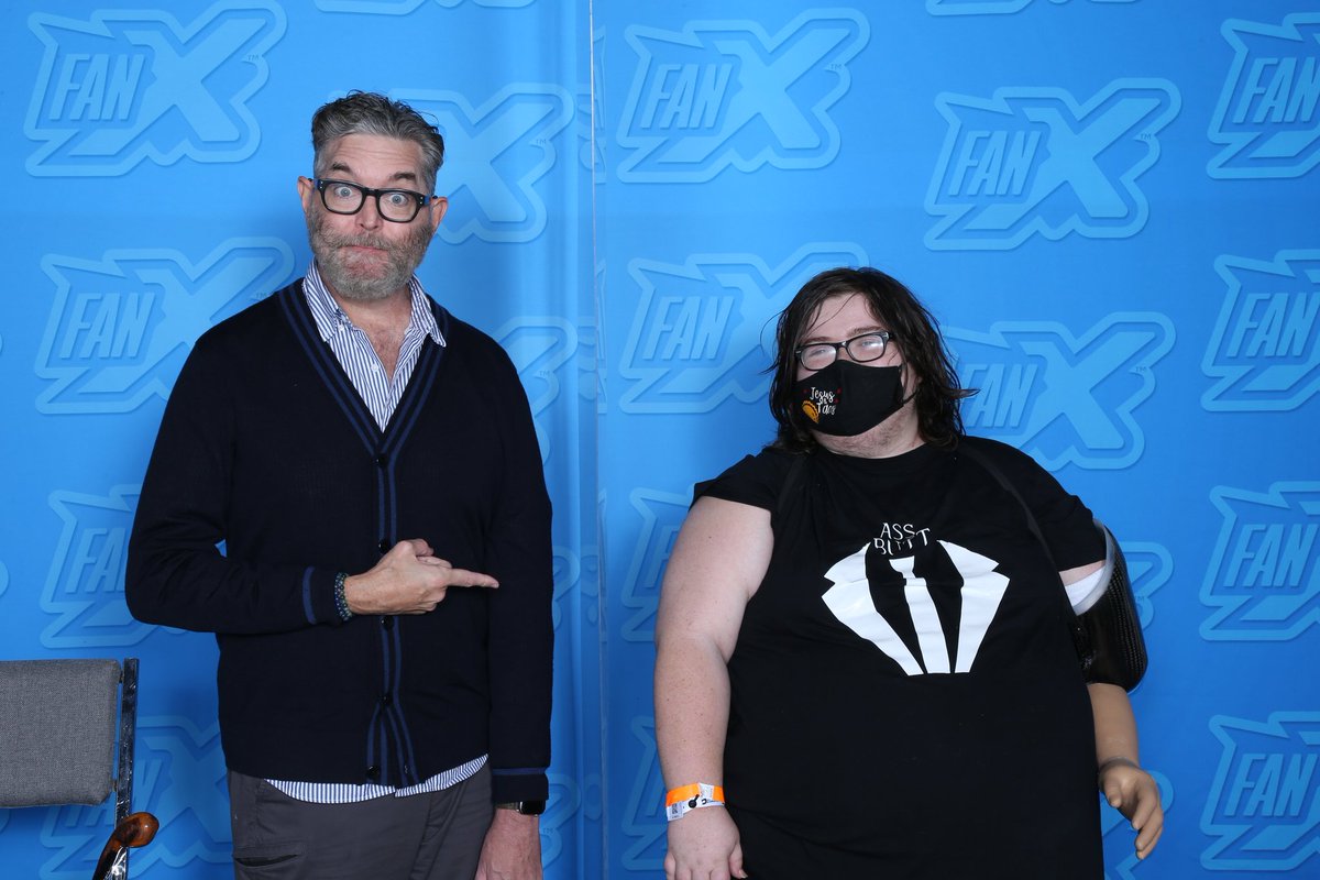 Thank you to @Omundson for the wonderful picture. You're an inspiration to me and my mom.