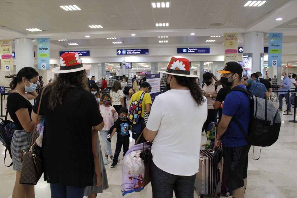 Vamos bien pero necesitamos seguir avanzando 👊🏻, sin olvidarnos de cuidar nuestra salud 😷. El número de aerolíneas 🛫 con operaciones a Quintana Roo incrementa, al igual que la llegada de cruceros 🚢 . Los hoteles logran ocupaciones favorables. Sigamos trabajando en equipo!