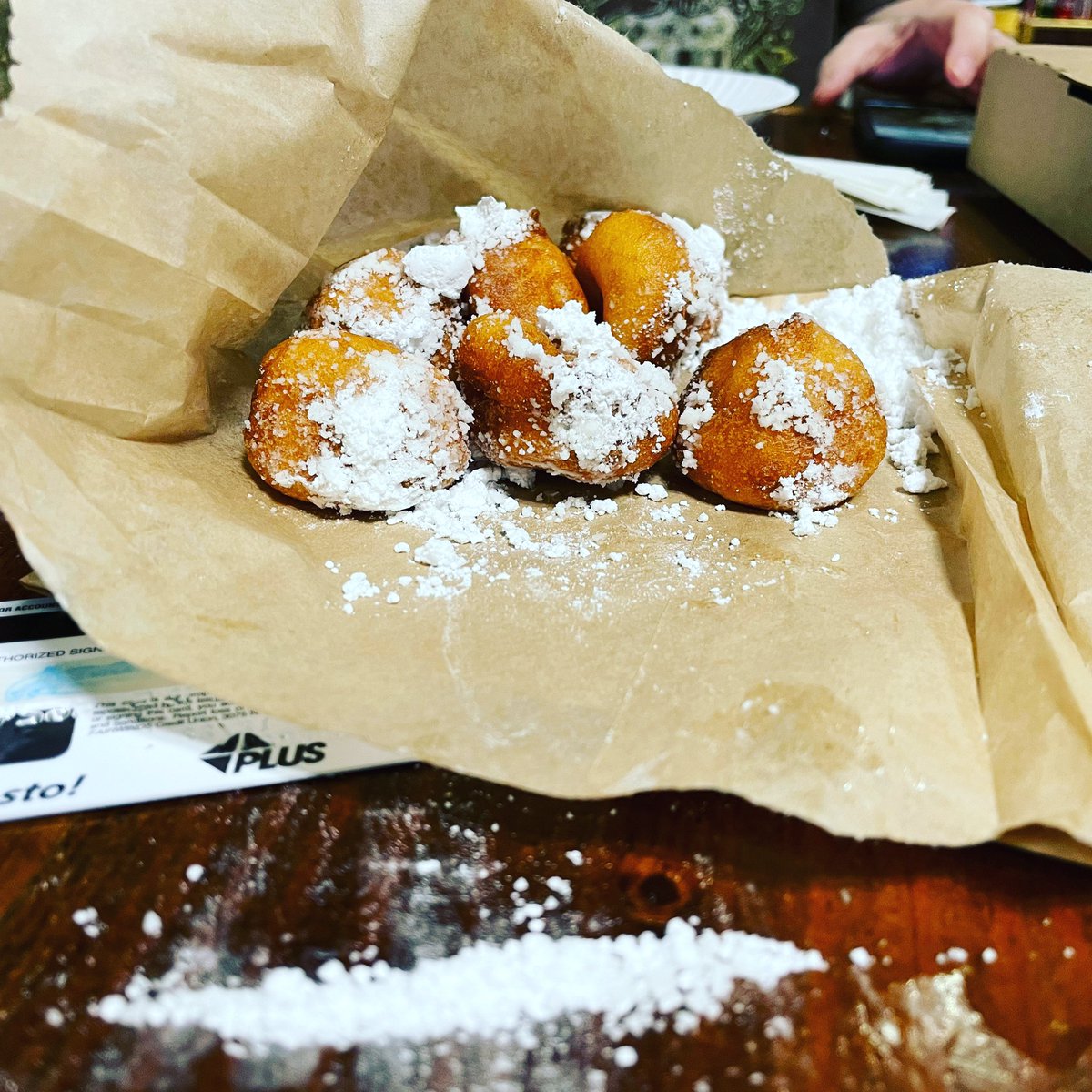 eatingorlando's tweet photo. Can’t get enough of these. @sirbenjisdonuts. https://t.co/CfE2xRNstZ