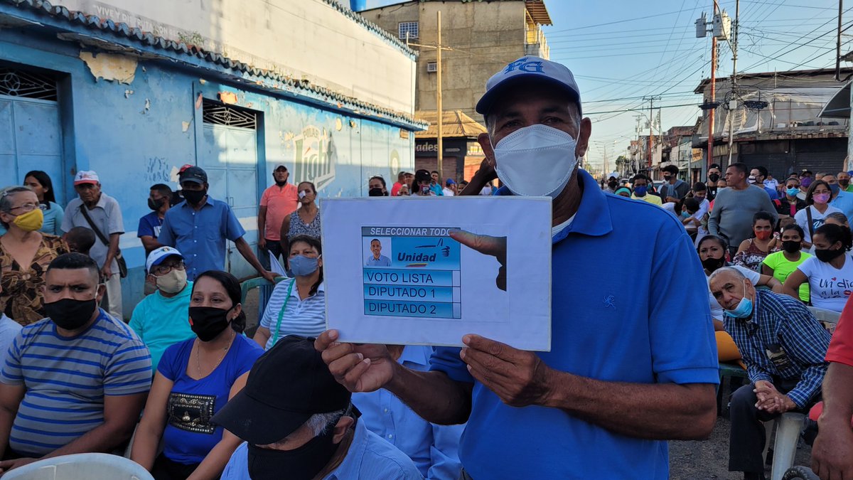 PieroMaroun's tweet photo. Ahora junto a Antonio Astudillo desde mi natal #PuntaDeMata, quedaron juramentados los comandos sectoriales y parroquiales de Ezequiel Zamora. ¡Listos para trabajar y con la tarjeta de la manito MUD UNIDAD lograr el triunfo el 21N! #UnidosTúYYoPorMonagas #RecorriendoMonagas https://t.co/hp6520H5x3