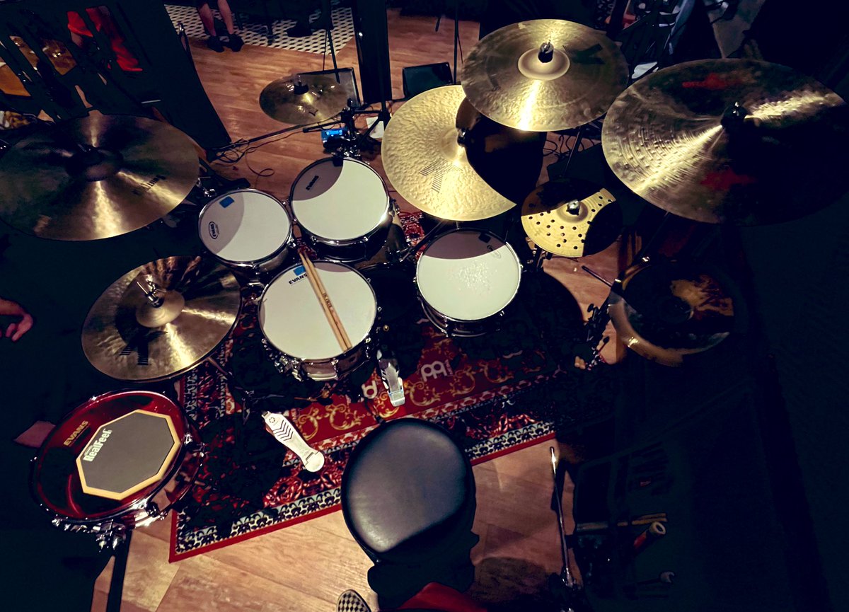 iHarlandos's tweet image. Shattered. But had a total blast. If you need a #BritPop covers band get in touch with @WYF_Podcast and ask for the #BlurTones. 🥁