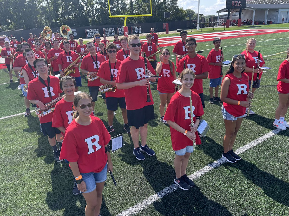 jmaunez's tweet photo. What a great day at Rutgers for their 2021 Band Day!! Even better that we got to spend it with the Colts Neck Marching Cougars! Looking forward to next year already. @MHSBraves @FRHSDSup @ColtsNeckMusic https://t.co/OwRDxebTxk