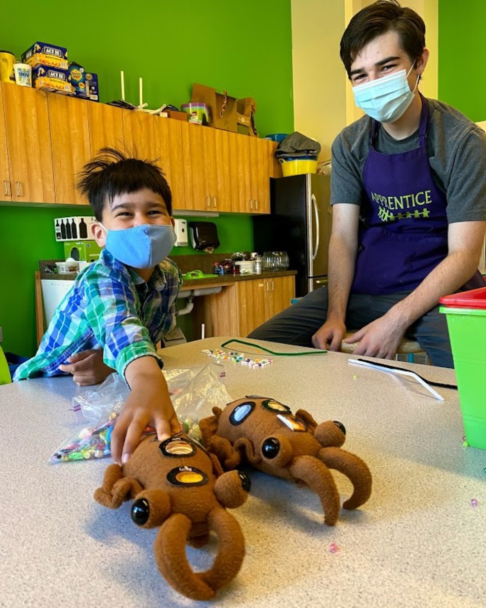 Looking a rewarding volunteer experience? Our public programs team is looking for a few volunteers to assist with our weekly programs including Fine Art Fridays! 

Submit your application here: ow.ly/jTi550GcqsS