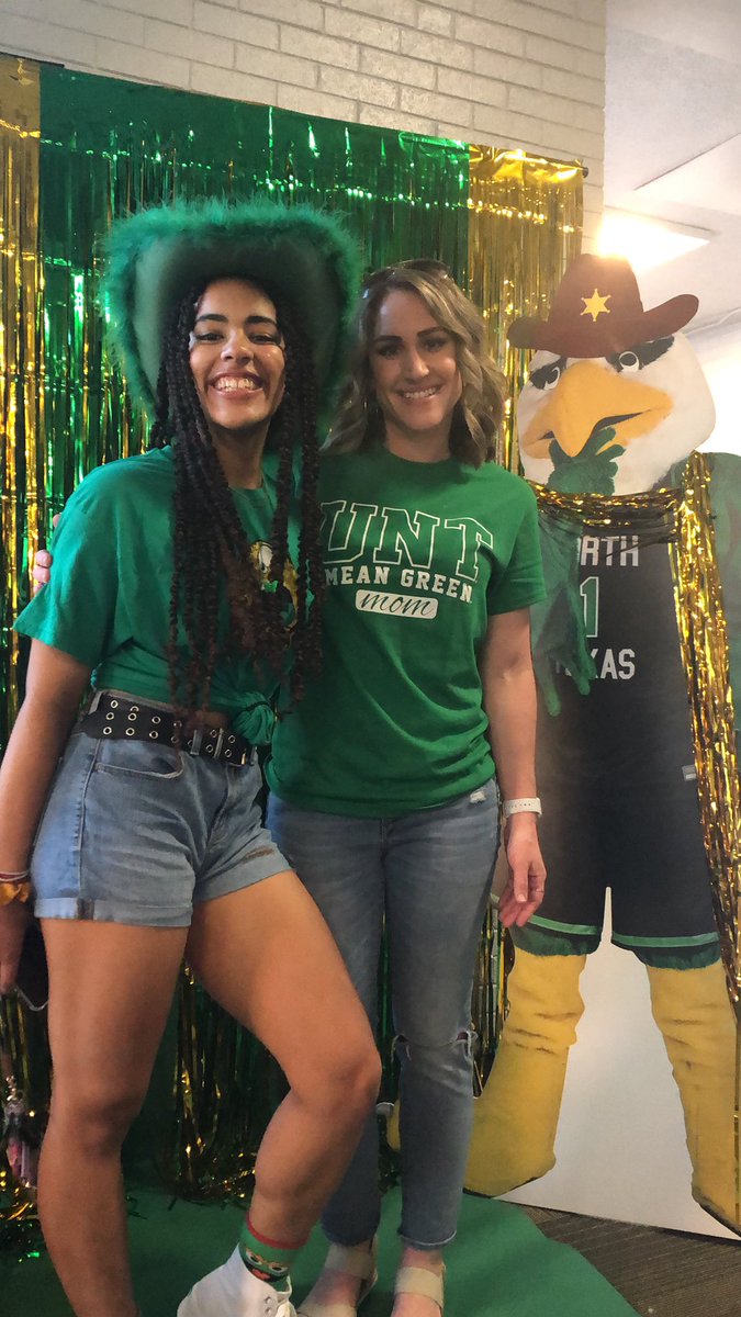 West Hall residents be looking fire in that game day gear. #WestBallFootHall