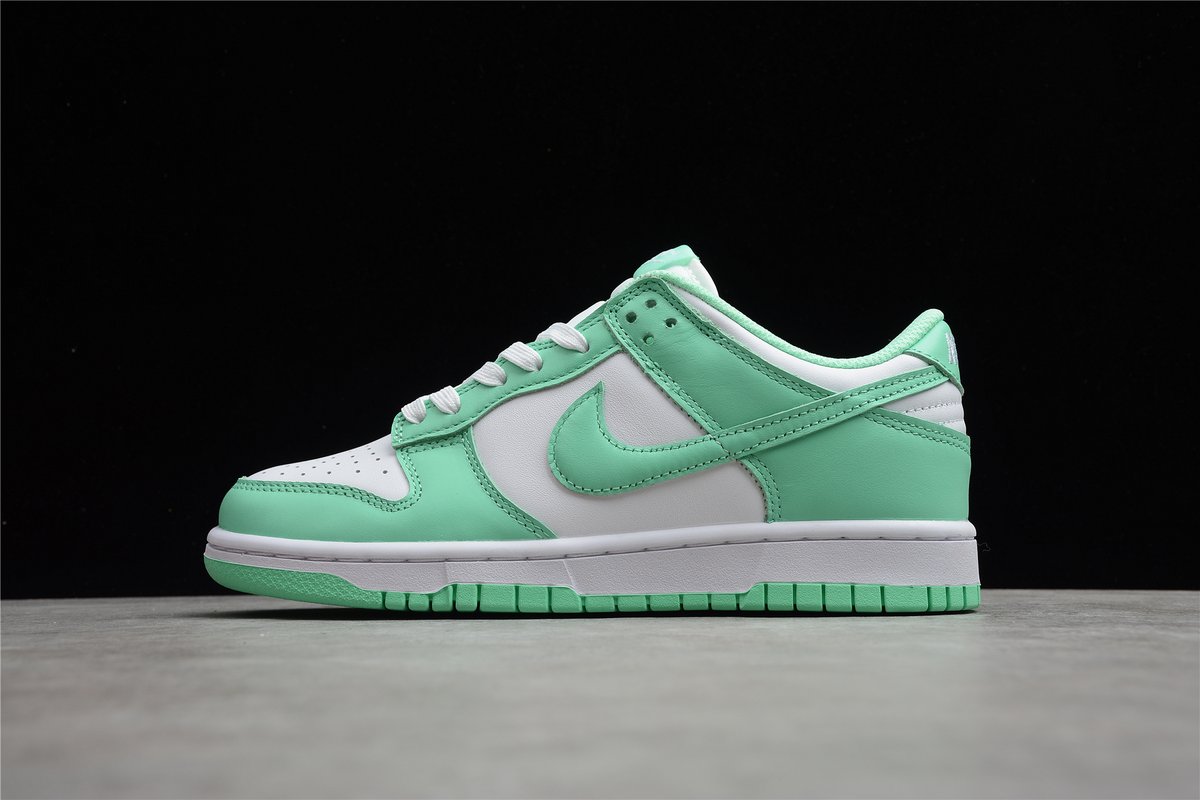 OutletFirst's tweet image. Nike Dunk Low Green Glow🔥

💰 Valor:
• R$ 699,90

👟 Tamanho:
• 34 ao 45

ADQUIRA O SEU PELO NOSSO WHATSAPP, LINK NA BIO 🔥

#nike #adidas #futebol #tenis #camisa #camisadetime #ucl #champions #novidades #goiânia