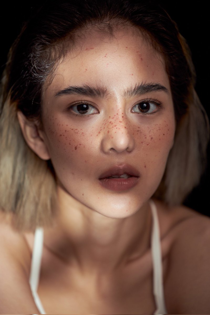 bitoeymua's tweet photo. Cleanliness 🌿 makeup by @bitoeymua
#photoshoot #model #beautyshot #naturalmakeup #portraits #skinmakeup #frackle #skin #pure #bitoeymakeup #makeup #skinmakeup #naturallook #natural #clean #งานผิว #กระ #makeuplook #diorskinglow #skinglow #portraits #potraitphotography #potrait https://t.co/fUhfAbQSjq